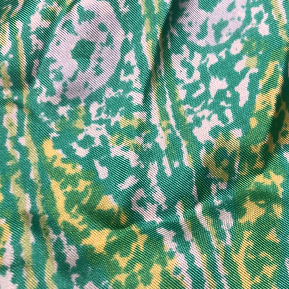Stunning Silk Verra scarf💚 - Picture 5 of 10